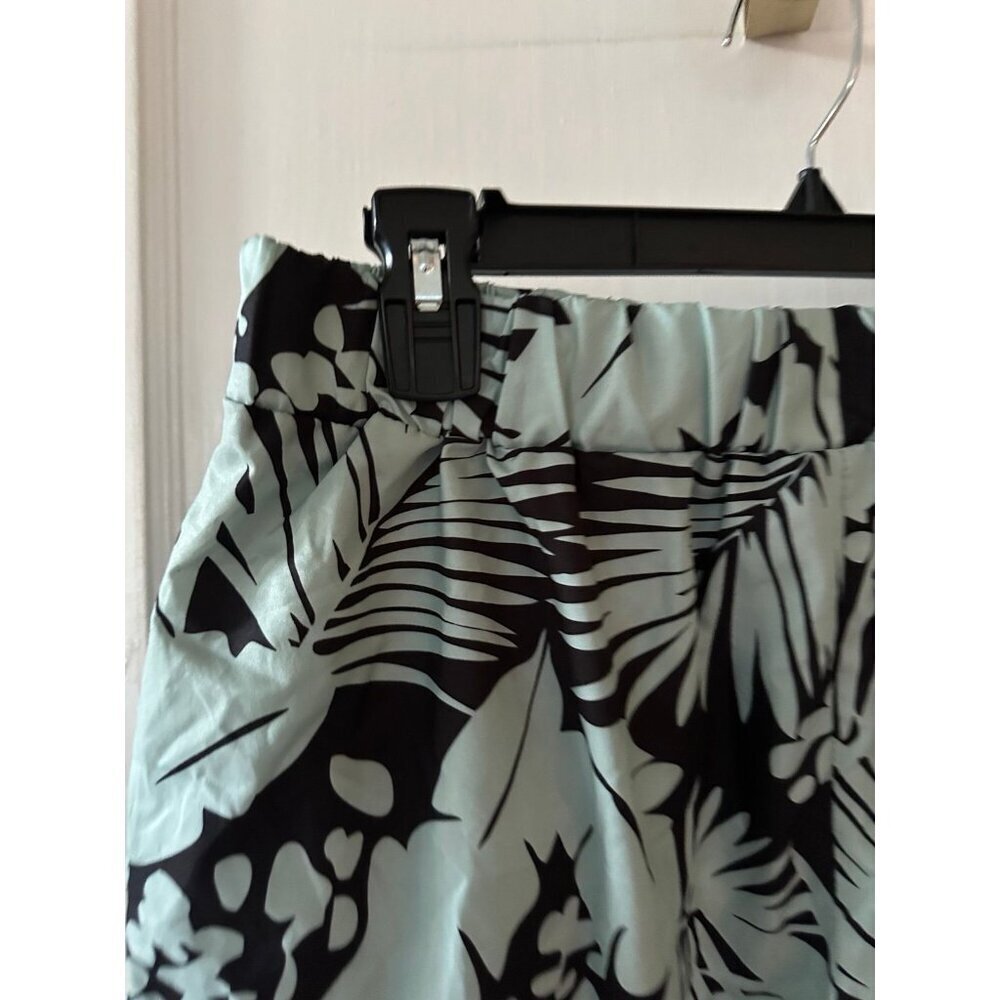 Men’s size medium Blue and black tropical shorts - Picture 3 of 6